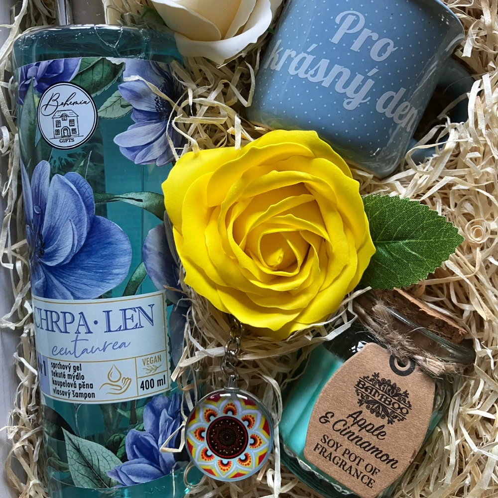 3678 Dárkový balíček Pro krásný den – sprchový gel, svíčka, hrneček...