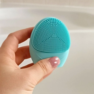 3357 Sonický kartáček na čištění pleti