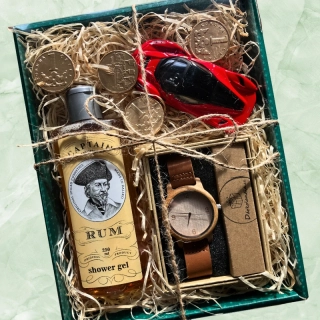 3290 Balíček pro muže Big Boss - Ferarri, rum, hodinky, čokoláda