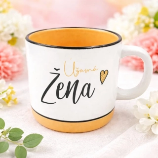 3187 Hrnek s potiskem Úžasná žena – pastelový dárkový